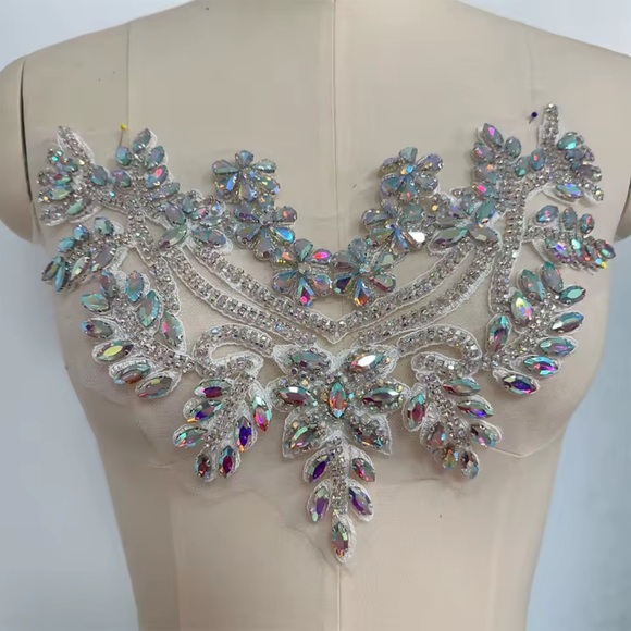 Iridescent Crystal Applique - Picture 1 of 4